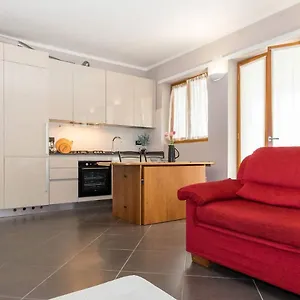 Altido For 4 With Terrace In A Quiet Residential Area Appartamento Milano